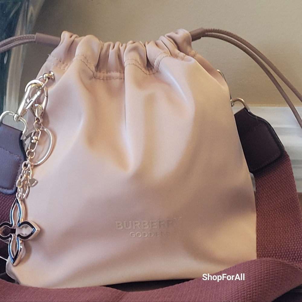 Burberry draw string pouch - Picture 4 of 13